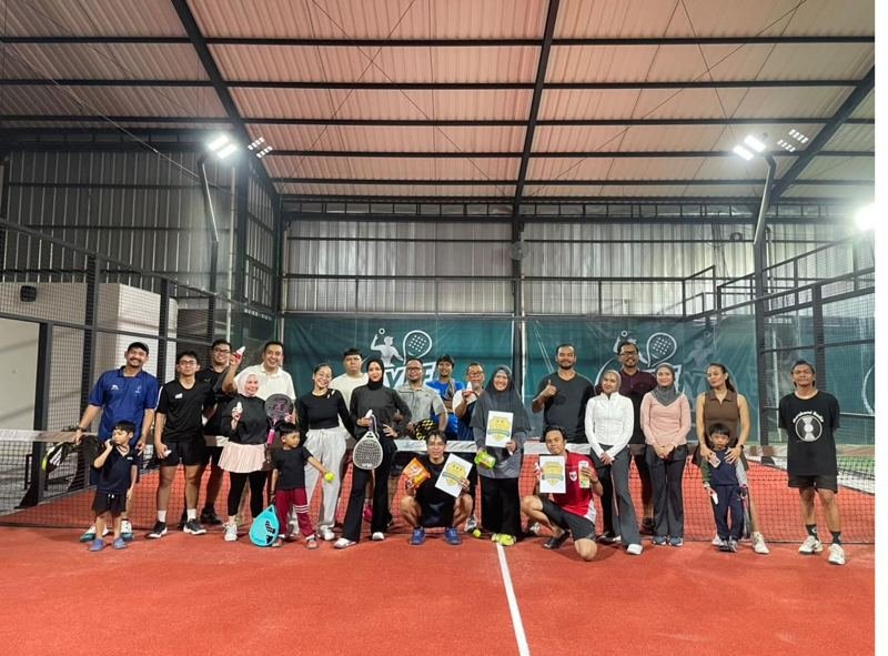 Sesi keluarga di Hype Padel Cibinong